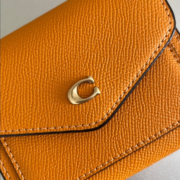 Coach Small Wyn Wallet / Papaya - Picture 10 of 14